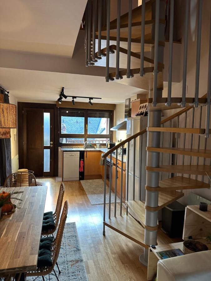 Apartamento Caleydos Duplex Diseno Garaje Wifi Sallent de Gállego Exterior foto